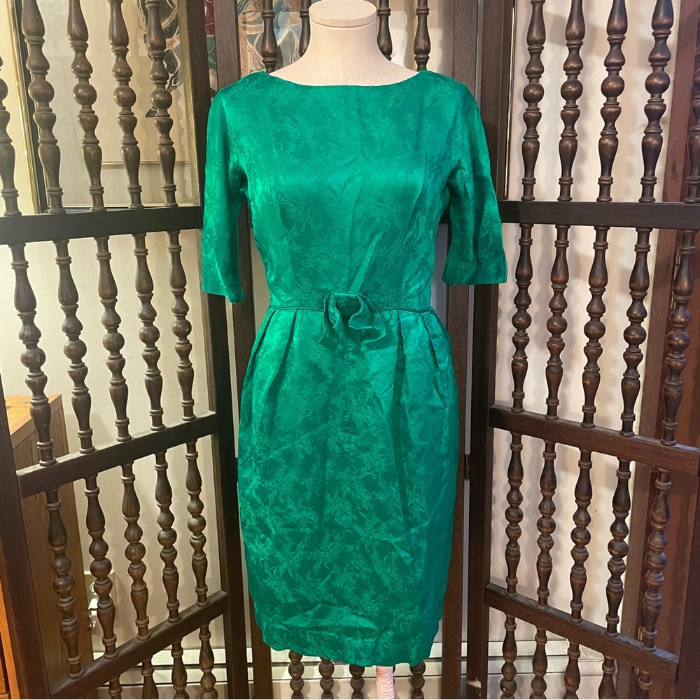 Vintage 50s Emerald Green Brocade Floral Bow Waist Cocktail Formal Wiggle Dress